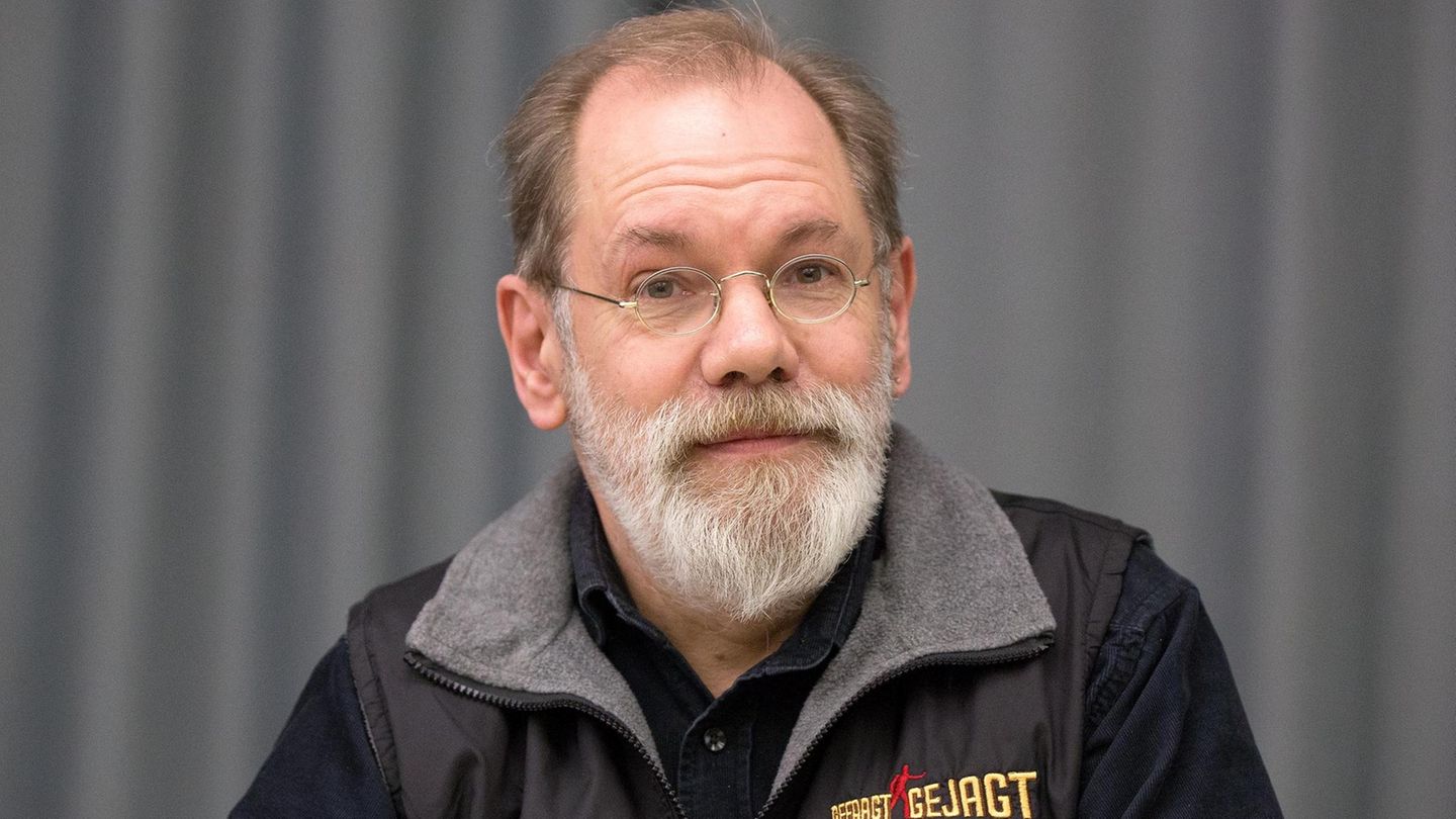 Klaus Otto Nagorsnik Der "Jäger" aus der ARD-Quizsendung "Gefragt – Gejagt", starb überraschend am 22. April im Alter von 68 Jahren. Nagorsnik arbeitete bis zu seinem Ruhestand als Bibliothekar in der Stadtbücherei Münster. Als leidenschaftlicher Quiz-Spieler hat er bei Quiz-Meisterschaften zahlreiche Titel gewonnen