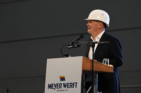 Olaf Scholz bei der Meyer-Werft in Papenburg