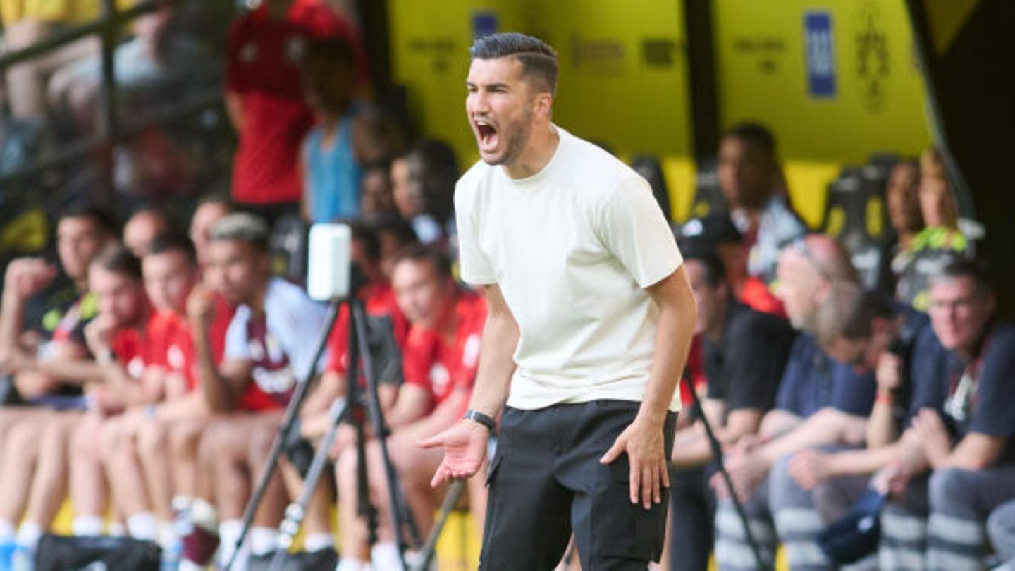 Zwei Jahre lang versuchten die BVB-Bosse mit Edin Terzic mit Gewalt eine Harmonie wie in besten Klopp-Zeiten zu erzwingen. Und erfolglos war das zweifelsohne nicht – doch neben dem ersten Champions-League-Finale seit 2013 stand im letzten Jahr in der Bundesliga nur ein enttäuschender fünfter Platz und zu viele schwache Auftritte. Wohl auch ein Grund, warum Terzic seinen Hut nahm und Co-Trainer Nuri Sahin ins erste Glied rückte.   Und der Spielmacher der glorreichen Zeiten Anfang der 2010er-Jahre zeigte von Beginn an: Hier wird nicht mehr gekuschelt, sondern malocht. Wo Terzic auf Umarmung setzte, nutzt Sahin eher den Tritt in den Allerwertesten. Wechselstreitigkeiten um Youssoufa Moukoko und Talent Paris Brunner moderierte er mit einer fast vergessenen Härte ab. Mit Sahin ist ein neuer Ton beim BVB eingezogen: härter, rauer, konfrontativer nach innen und außen. Genau das Richtige, um in der kommenden Saison nicht wieder von Lustlos-Auftritt zu Lustlos-Auftritt in der Liga zu trotten.