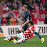 Ob Freiburg, Union Berlin oder wie in der letzten Saison Heidenheim: Eigentlich gab es immer einen der "kleinen" Vereine, der im Laufe einer Saison überraschend stark performte. Doch damit ist in diesem Jahr nicht zu rechnen. Zu wenig hat sich auf dem Transfermarkt getan, zu weit ist die Schere zwischen arm und reich auseinander gegangen.   Das lässt nur einen Schluss zu: Das Abstiegsgespenst wird in diesem Jahr besonders häufig in Berlin, Bochum, Freiburg, Heidenheim, Kiel, Mainz und St. Pauli zu Gast sein – also bei fast der Hälfte der Liga. Ein kollektiver K(r)ampf um den Klassenerhalt. Spannend wird es bestimmt, doch die "größeren" Vereine können sich das Spektakel wohl entspannt aus der Ferne ansehen.