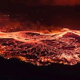 Island, Grindavik: Lava nach einem Vulkanausbruch