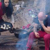 Auch Thorsten Legat ist kein Freund vom Dschungel-Fraß: "Die Bohnen kommen schon aus dem Hals", sagt der Ex-Fußballer.