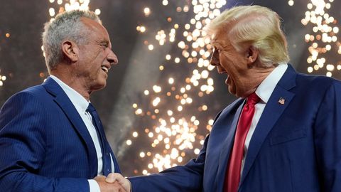 Robert F. Kennedy Jr mit Donald Trump in Glendale