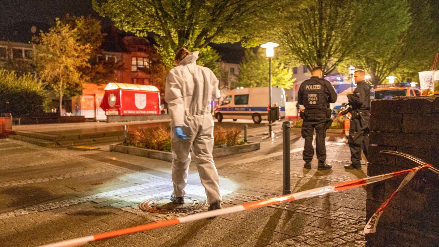 Solingen: Messer-Attent&auml;ter t&ouml;tet drei Menschen bei Stadtfest &ndash; Polizei fahndet nach T&auml;ter