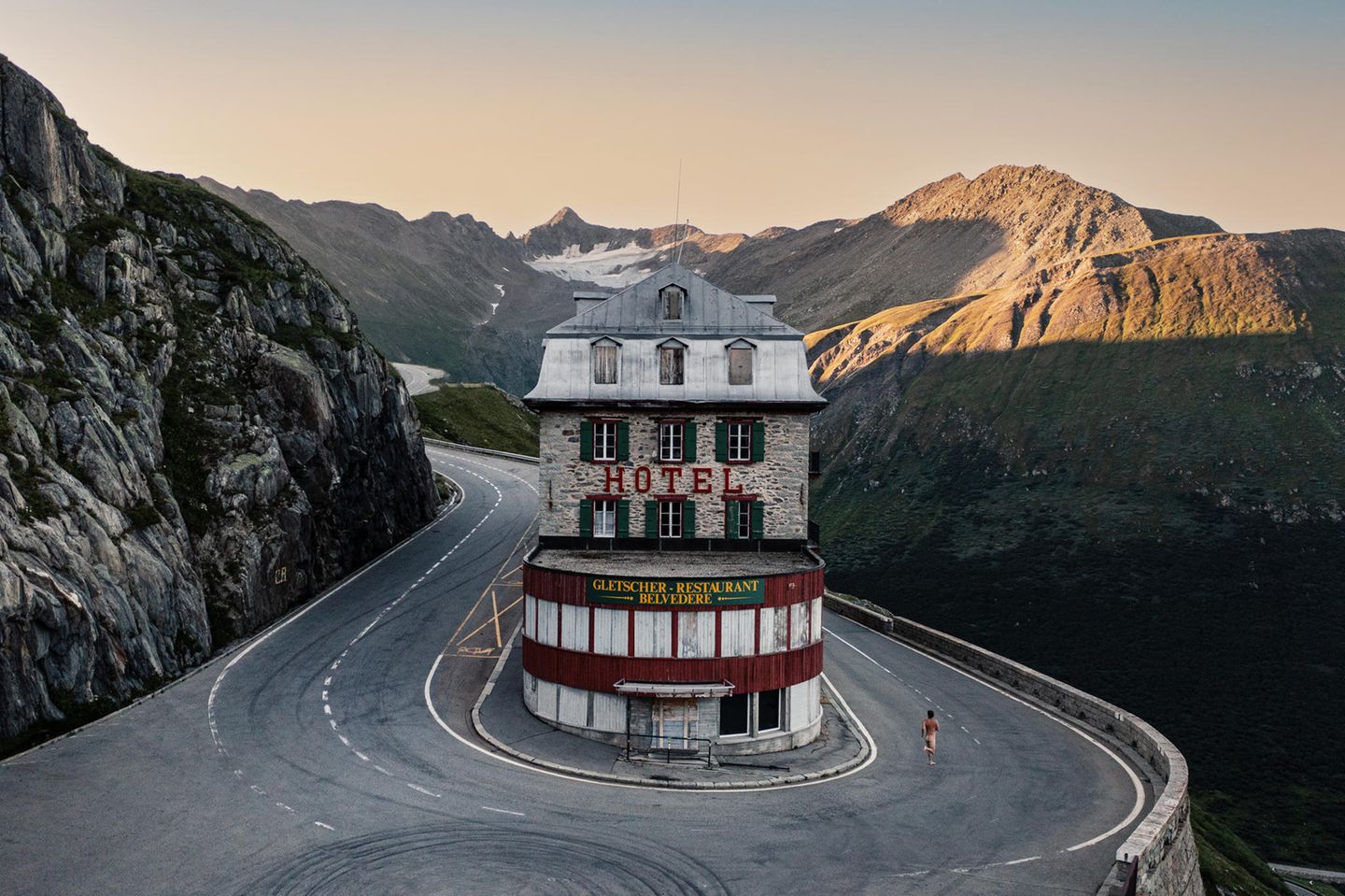 Nackedei am Furkapass