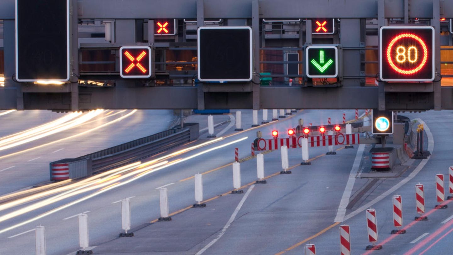 Autobahn Traffic Sign