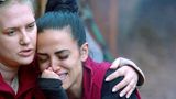 Als Elena Miras über ihre Rolle als alleinerziehende Mutter spricht, kommen ihr die Tränen. Ihre Tochter Aylen wächst ohne Vater auf - der sich weder kümmert noch Geld zahlt. Sarah Knappik tröstet sie