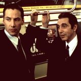 Keanu Reeves neben Al Pacino in einem U-Bahn Abteil