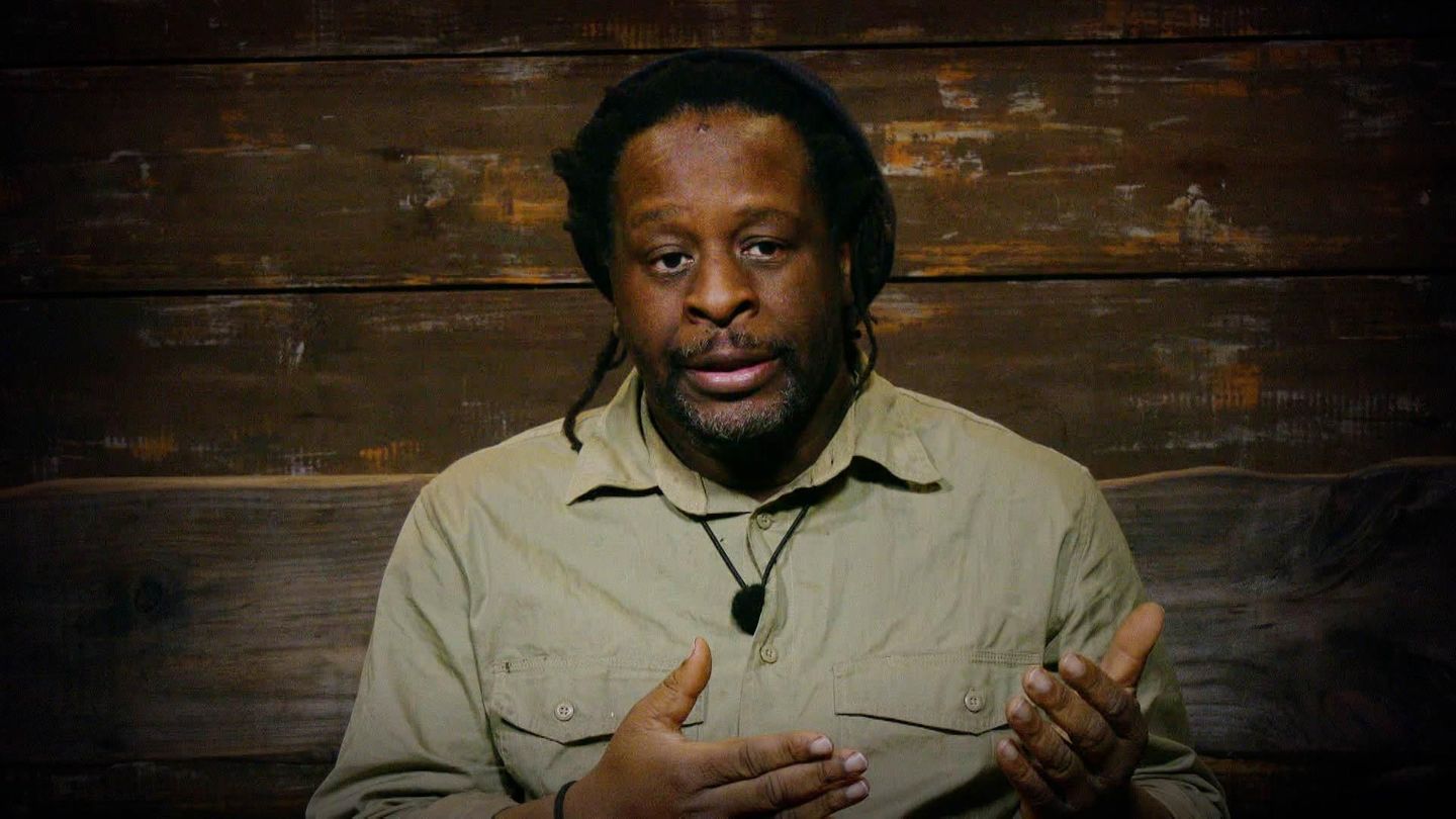 Mola Adebisi im Dschungelcamp der Legenden