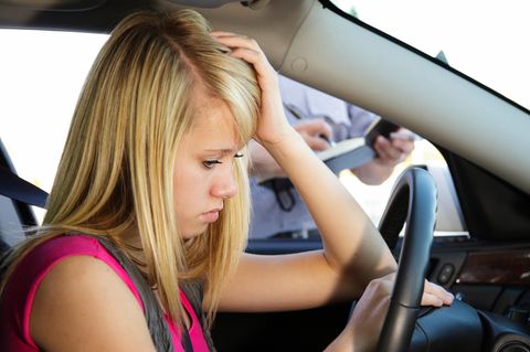 Auto Frau Polizeikontrolle