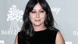 Shannen Doherty verlor am 13. Juli den Kampf gegen ihre Brustkrebserkrankung. Sie wurde 53 Jahre alt.  Eine Zeit lang schien es so, als ob ihre Therapie erfolgreich sei – 2019 konnte sie sogar gemeinsam mit früheren Kollegen in einer Neuauflage von "Beverly Hills, 902010" mitspielen. Anfang 2020 gab die Schauspielerin aber bekannt, dass der Krebs zurück sei
