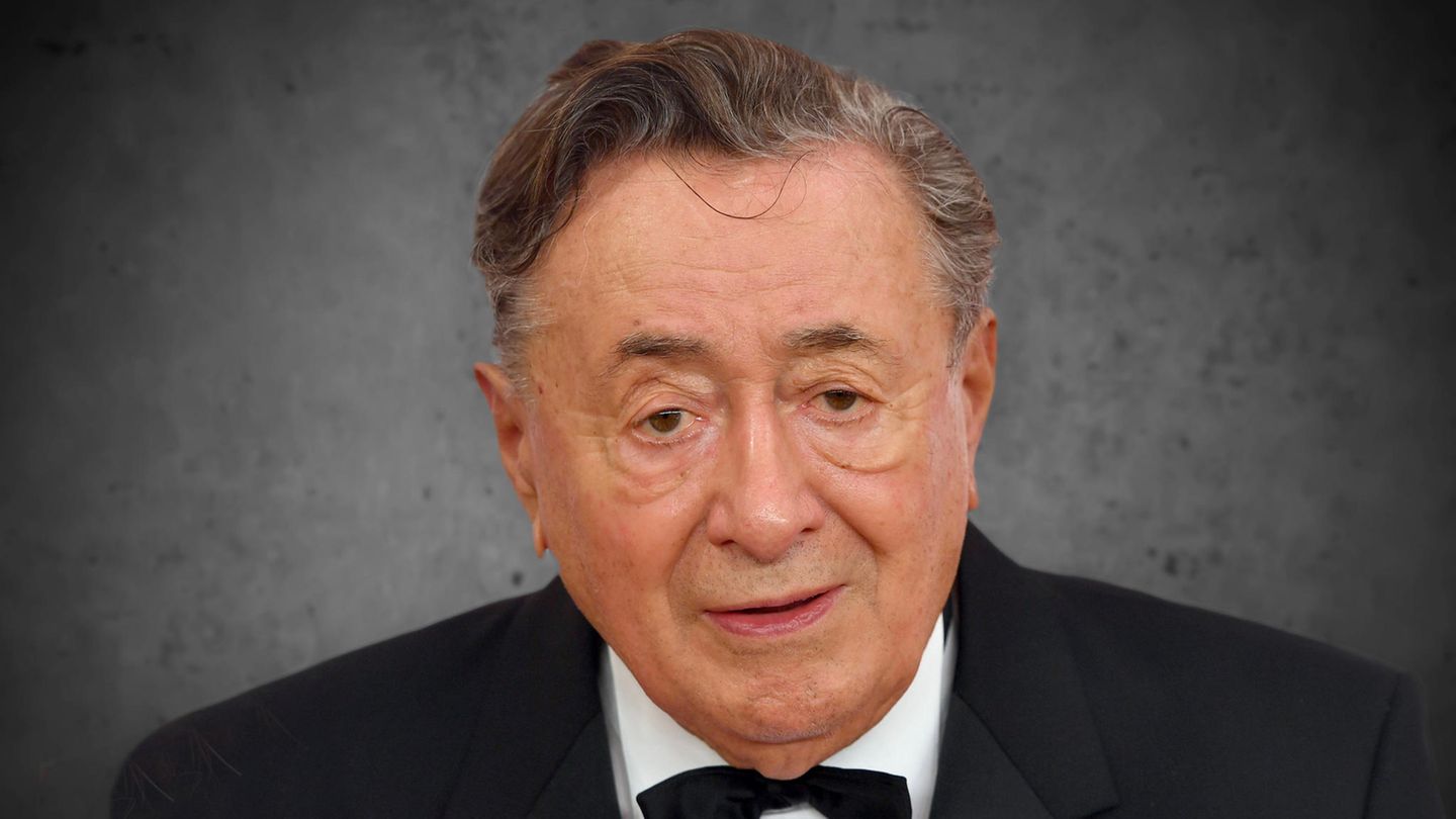 Richard Lugner Der österreichische Unternehmer Richard Lugner starb am 12. August im Alter von 91 Jahren. Erst im Juni hatte Lugner zum sechsten Mal geheiratet. Wenige Wochen zuvor war er am Herzen operiert. Lugner zelebrierte seit mehr als 30 Jahren seine Teilnahme am Wiener Opernball. In Wien war er in den 1960er Jahren sehr erfolgreich als Bau-Unternehmer