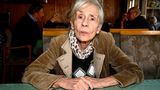 Die Miterfinderin der beliebten DDR-Fernsehshow "Ein Kessel Buntes", Evelin Matt, starb am 23. August im Alter von 89 Jahren. "Ein Kessel Buntes" war ein Zugpferd der Unterhaltung im DDR-Fernsehen, Redakteurin Matt so etwas wie die Mutter der Sendung. Matt betreute außerdem Sendungen von Carmen Nebel und Carolin Reiber
