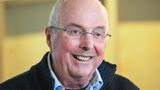 Die schwedische Fußball-Trainerlegende Sven-Göran Eriksson und frühere Coach der englischen Nationalmannschaft starb am 26. August im Alter von 76 Jahren an Bauchspeicheldrüsenkrebs. Eriksson hatte 1982 mit dem IFK Göteborg überraschend den UEFA-Cup gewonnen und dabei im Halbfinale den 1. FC Kaiserslautern und im Endspiel den Hamburger SV besiegt