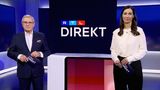 Im Alter von 71 Jahren ist Jan Hofer 2021 noch einmal ins kalte Wasser gesprungen und war als Anchorman von "RTL Direkt" maßgeblich daran beteiligt, ein neues Nachrichtenmagazin im deutschen Fernsehen zu etablieren. Es bleibt in guten Händen: Pinar Atalay wird die Sendung als alleinige Hauptmoderatorin weiterführen. Für Hofer bedeutet das allerdings keinen Abschied vom Bildschirm. "Wir sind bereits im Gespräch für ein zukünftiges Projekt", sagte RTL