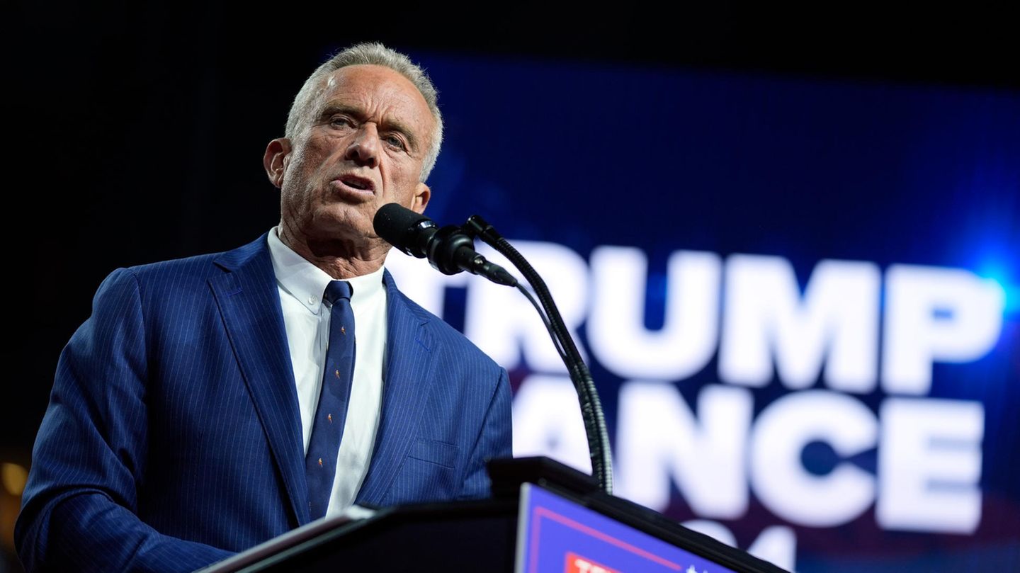 Robert Kennedy bei einem Wahlkampfauftritt von Trump