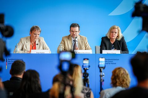 Von links: Anja Hajduk (Bündnis 90/Die Grünen), Staatssekretärin im Bundeswirtschaftsministerium, Justizminister Marco Buschmann (FDP) und Innenministerin Nancy Faeser (SPD)