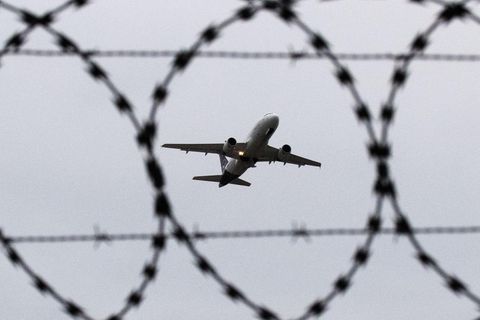 Reaktion auf Messerattacke: Warum scheitern so viele Abschiebungen?
