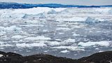 Nakkaavik bedeutet übersetzt "Altweiberkluft", eine Klippe, an der sich früher ältere Menschen, die glaubten, nichts mehr zur Gemeinschaft beitragen zu können, das Leben nahmen