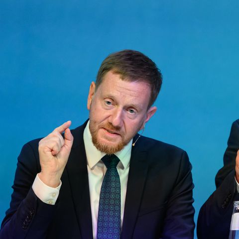 Sachsens CDU-Ministerpräsident Michael Kretschmer und AfD-Spitzenkandidat Jörg Urban bei einem Wahl-Duell