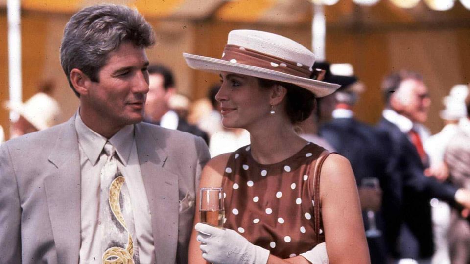 Richard Gere und Julia Roberts schauen sich an in 