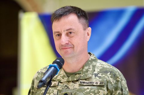Mykola Oleschtschuk ist nicht mehr Kommandeur der ukrainischen Luftstreitkräfte, nachdem ein F-16-Jet verloren wurde