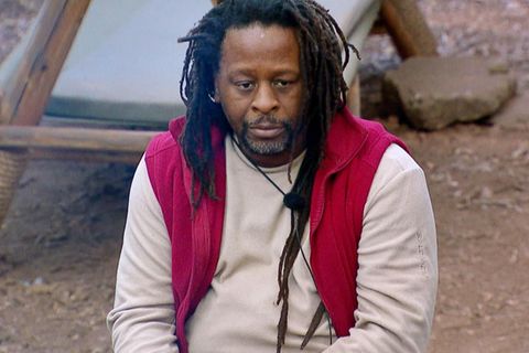 Mola Adebisi im Dschungelcamp der Legenden