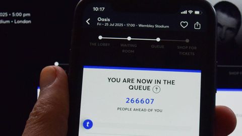 Hunderttausende in der Warteschlange der Verkaufsplattform "Ticketmaster" für Oasis-Konzerte