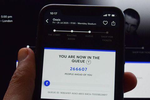 Hunderttausende in der Warteschlange der Verkaufsplattform "Ticketmaster" für Oasis-Konzerte