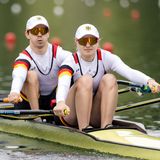 Die deutschen Athleten sammeln weiter fleißig Medaillen. In die Gewinner-Riege reihte sich nun das deutsche Ruder-Duo Jan Helmich und Hermine Krumbein ein, die Bronze im Mixed-Wettbewerb gewannen. Auf der Strecke über 2.000 Meter in Vaires-sur-Marne vor den Toren von Paris erreichten sie in 7:28,31 Minuten Platz drei. Nach einem Endspurt kamen Helmich, der einen Klumpfuß hat, und die sehbehinderte Krumbein nur knapp eine Zehntelsekunde hinter dem zweitplatzierten Duo aus Großbritannien ins Ziel   