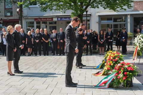 Solingen trauert: Gemeinsam legen Politiker Kränze nieder