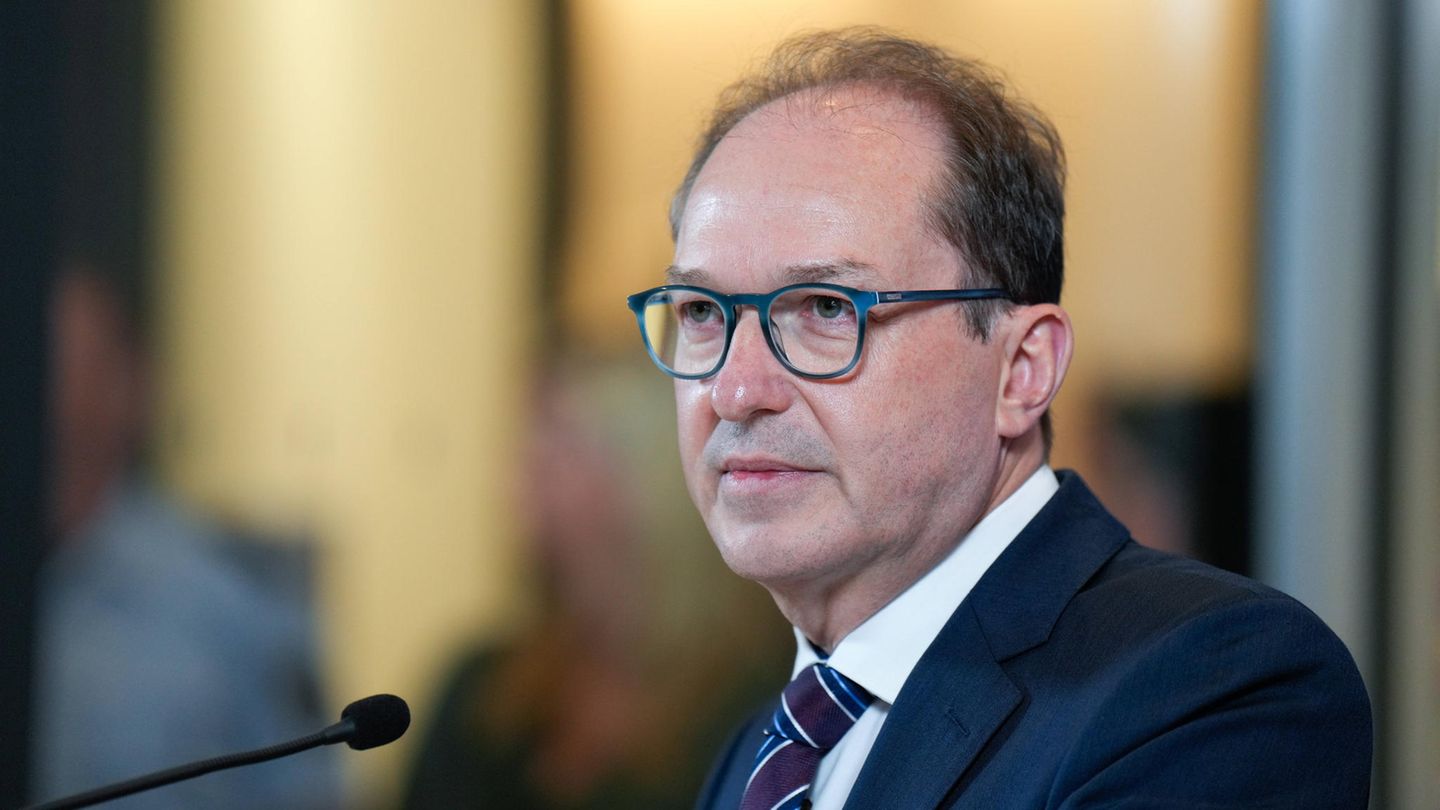 Union: Dobrindt describes K question as open