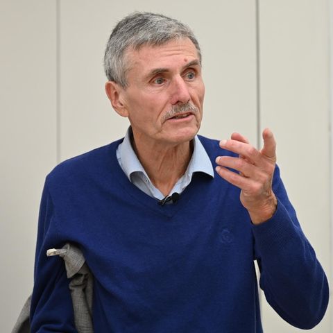 Ferdinand Dudenhöffer fordert, die Staatsbeteiligung am VW-Konzern abzuschaffen