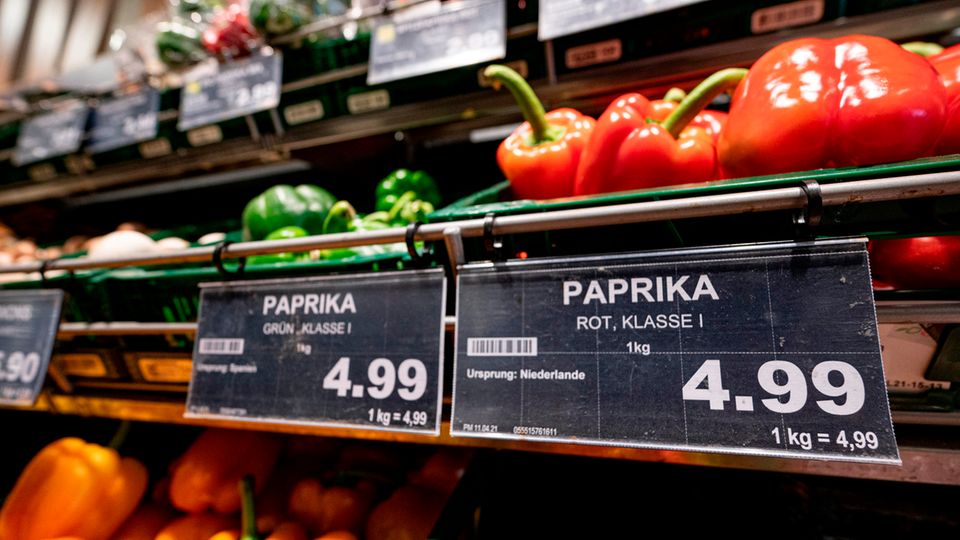 Die Inflation macht sich bemerkbar – nicht nur die Preise, sondern auch das Kaufverhalten passt sich an. Was sich geändert hat, sehen Sie im Video.       