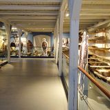 … und das Nunatta Katersugaasivia, das Nationalmuseum des Landes. In den Räumen gibt es Exponate aus der 4500 Jahre alten Kulturgeschichte Grönlands, darunter auch die 500 Jahre alten Mumien von Qilakitsoq