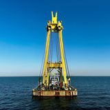 Für die Bergung des zweigeteilten Wracks ist nach Angaben der Generaldirektion Wasserstraßen und Schifffahrt in Bonn einer der stärksten Schwimmkräne Europas im Einsatz. Der Schwimmkran Hebo Lift 10 kann demnach bis zu 2200 Tonnen heben – trotzdem reicht das nicht, um die "Verity" in einem Stück zu heben