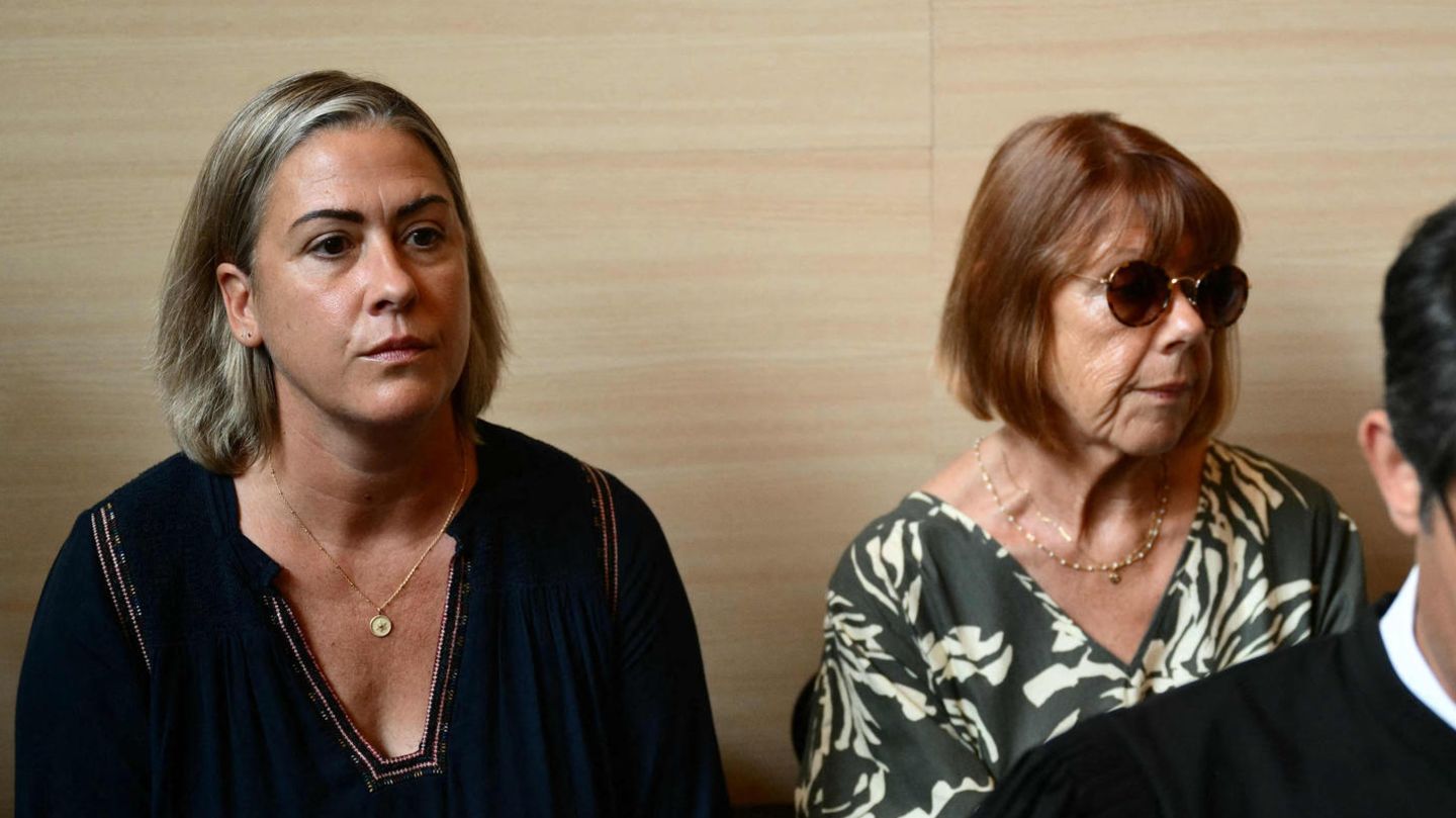 Die Familie des Opfers steht ihr im Prozess zur Vergewaltigung bei Die Familie des Opfers steht ihr im Prozess zur Vergewaltigung bei