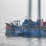 Am Dienstagabend um 22.00 Uhr sei mit dem Bergen der Bugsektion begonnen worden, teilte eine Sprecherin der Generaldirektion Wasserstraßen und Schifffahrt am Mittwochfrüh mit. Dann die Erfolgsmeldung: auch der Bug der "Verity" ist erfolgreich aus der Tiefe gehoben 