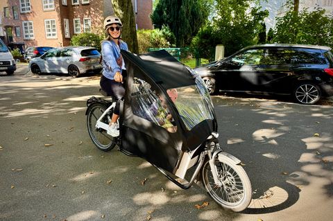 Mit dem Lastenrad durch die Stadt – unsere Reporterin hat es getestet