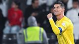 Ronaldo bleibt der Krösus, was er ebenfalls den Öl-Millionen zu verdanken hat. Seit Anfang 2023 spielt er in der saudischen Pro League für al-Nassr FC – und kassiert das höchste Gehalt, das je im Fußball gezahlt wurde. Angeblich 200 Millionen Dollar soll er per Anno einsacken. Hinzu kommen die die Einnahmen aus diversen Werbeverträgen, Sponsoring  und eigene Geschäfte. Insgesamt soll Ronaldo im Jahr 2024 auf Einnahmen von 260 Millionen Dollar kommen