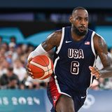 Der Basketballprofi von den Los Angeles Lakers ist der erfolgreichste Werbeträger unter den Top-Ten-Sportlern mit dem größten Verdienst. Sein Gehalt soll rund 50 Millionen Dollar betragen, den Rest von 80 Millionen Dollar soll er laut Forbes über Werbeverträge, Sponsoring und Beteiligungen erwirtschaften. Sein Vertrag mit Nike läuft lebenslang            