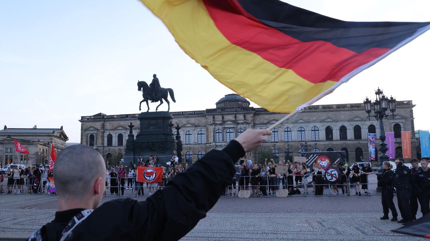 Gegendemo in Dresden als Reaktion auf die Wahlergebnisse