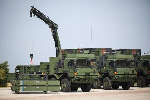 Um den europäischen NATO-Luftraum vor möglichen russischen Angriffen zu schützen, bestellt Deutschland sechs der neuen Waffen IRIS-T SLM. Bis 2026 soll weiter aufgerüstet werden.