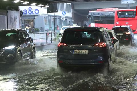 Am gestrigen Abend wurden große Teile Norddeutschlands von riesigen Regenmengen erfasst. In einer Stunde habe es mancherorts so viel geregnet, wie sonst in einem gesamten Monat.