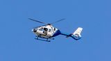 Bei dem Schusswechsel sei der Mann getroffen worden. Er sei noch am Einsatzort gestorben. Die Polizei rückte daraufhin mit vielen Kräften und einem Hubschrauber aus. "Mit diesem Einsatzmittel bekommen wir aus der Luft einen besseren Überblick über die aktuelle Lage", schrieb die Polizei München auf X
