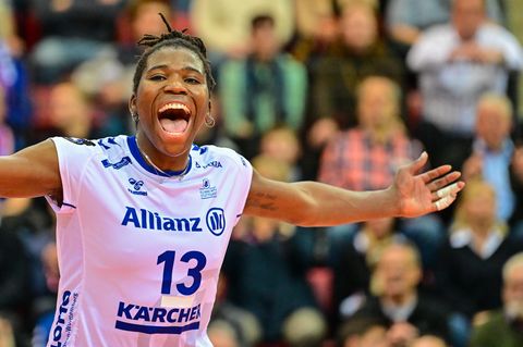 Krystal Rivers feierrt und jubelt nach einem Sieg