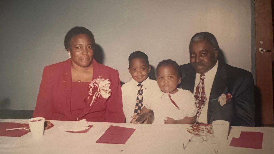 Krystal Rivers childhood photo with family