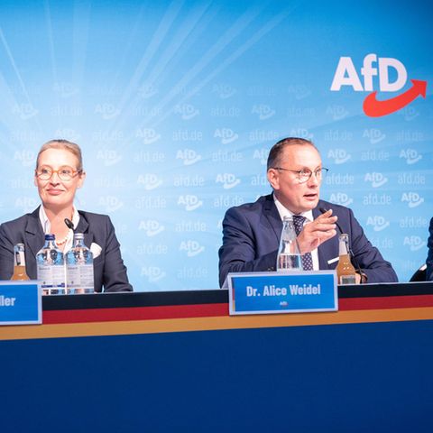 Die AfD-Spitze bei einer Pressekonferenz nach der Wahl in Thüringen