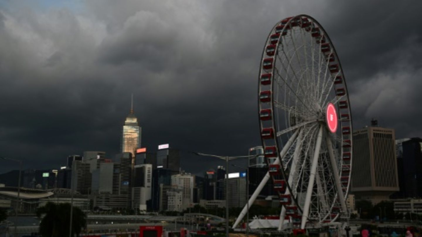 Dunkle Wolken über Hongkong