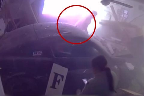 Arizona: Glück im Unglück: Auto rast mitten in Wohnzimmer – Paar überlebt knapp